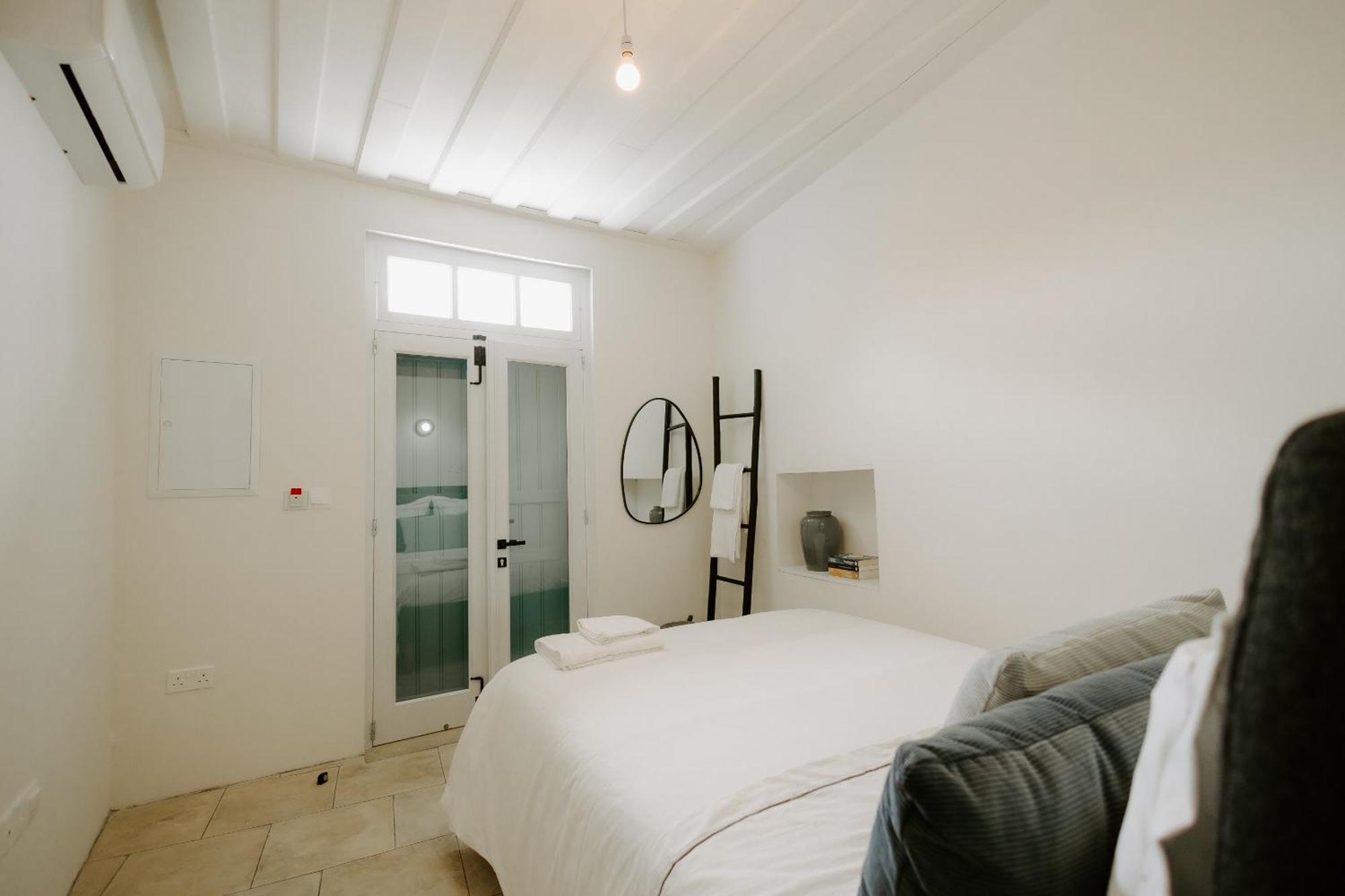Smaragda'S Guest Rooms Limassol Exteriör bild