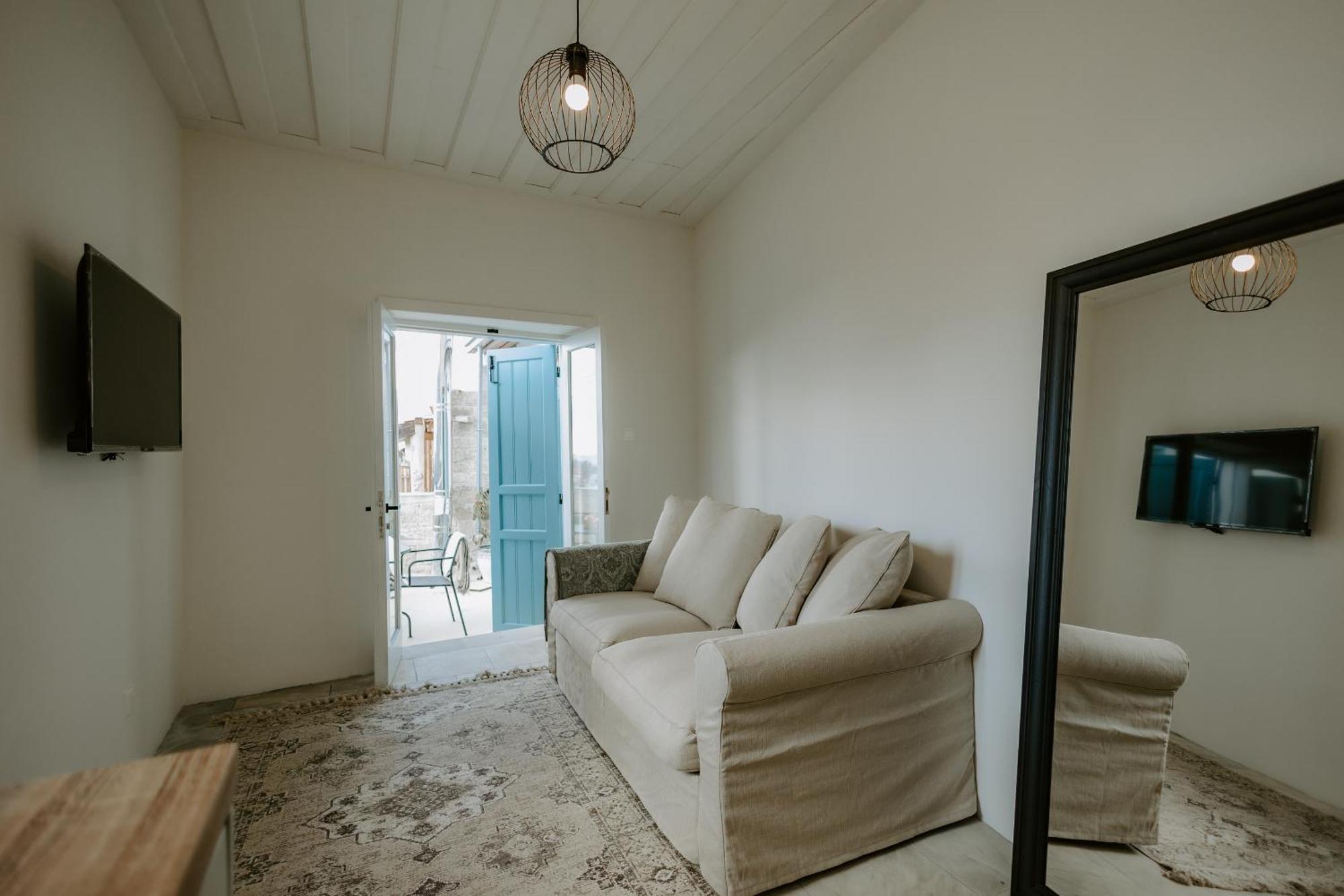 Smaragda'S Guest Rooms Limassol Exteriör bild